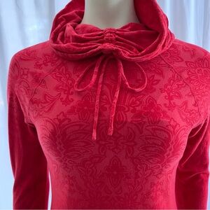 Athleta Cowlneck tunic - bright red - comfortable yoga wear. Thumbhole feature.